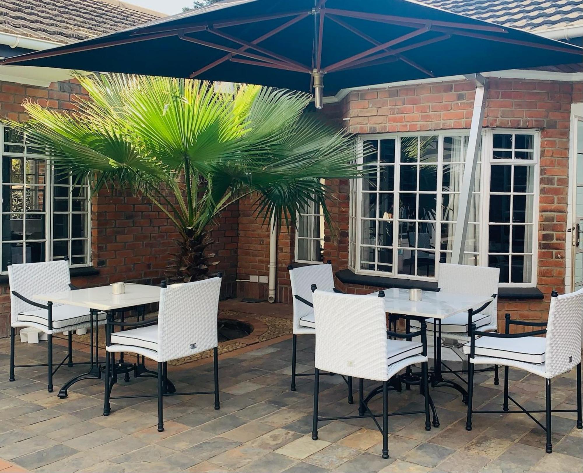 The Leslie Executive Hotel Blantyre Exterior foto